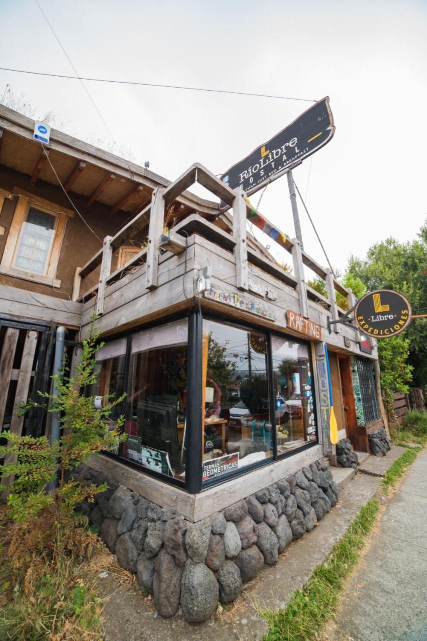 Rio Libre Pucon Party Hostel מראה חיצוני תמונה